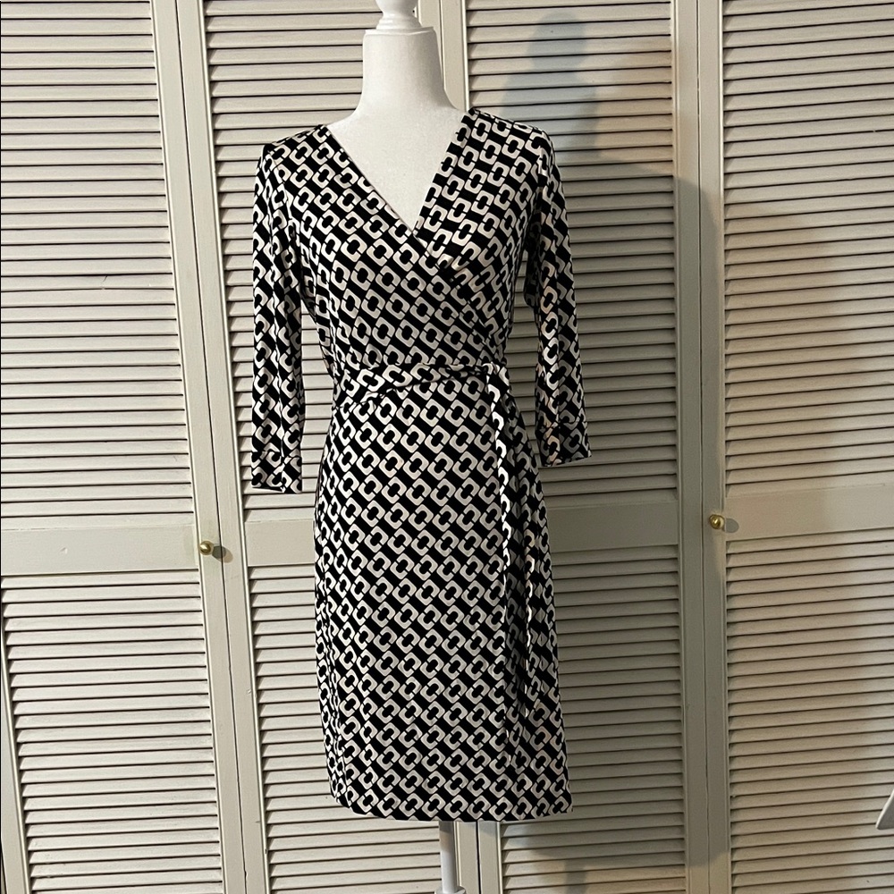 Diane von Furstenberg DVF Julian Silk Wrap Dress Chain Link Black White Size